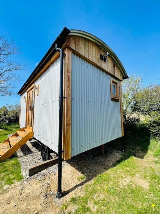 The Hut@Trefechan Wen - Coastal Coziness! Goodwick Экстерьер фото
